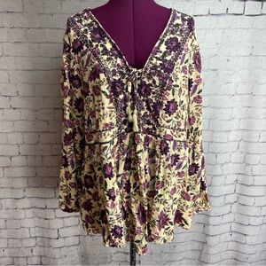 Torrid size 2 long sleeve v neck blouse cream and purple floral